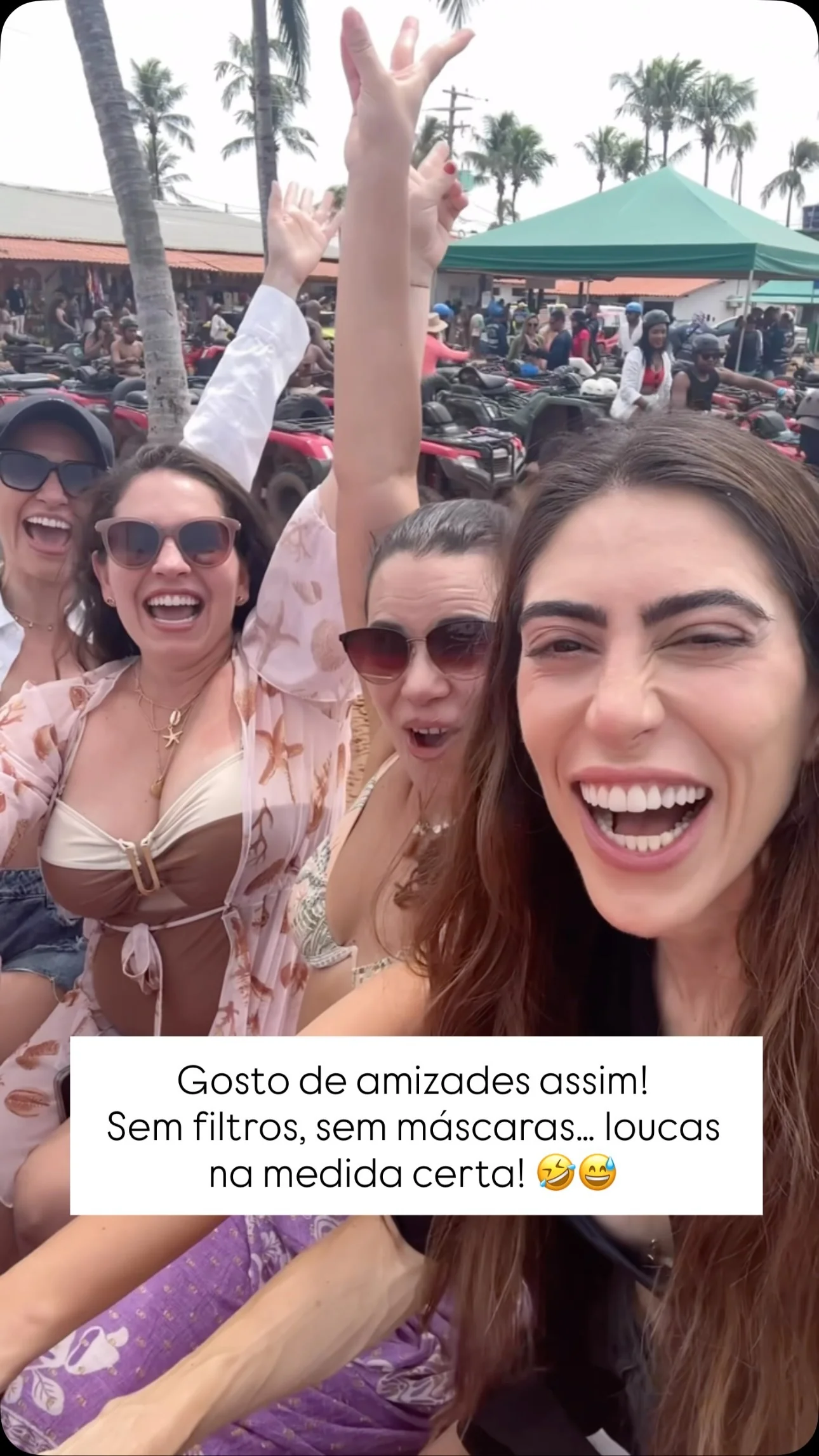 Raquel em evento ao ar livre